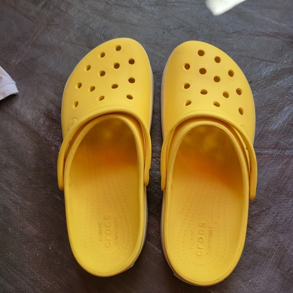 Yellow platform crocs - Picture 3 of 3
